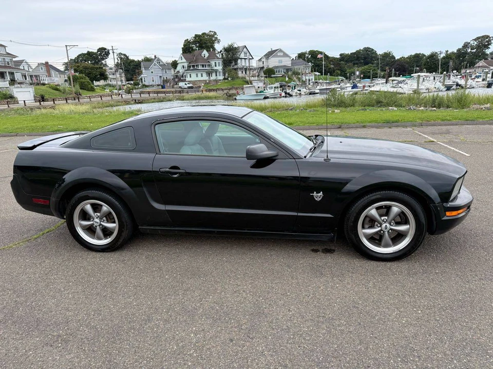 2009 Ford S197 Mustang - Image 9 of 24