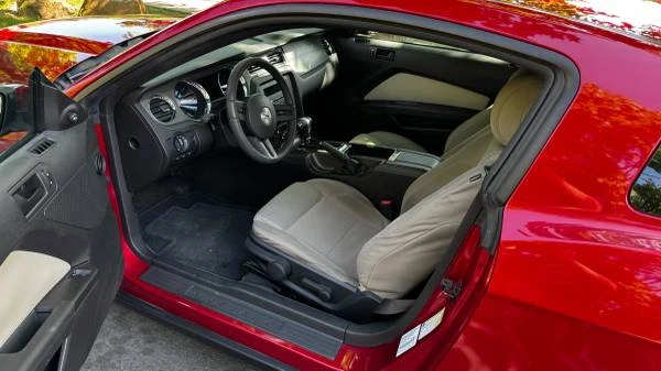 2012 Ford S197 Mustang - Image 7 of 14