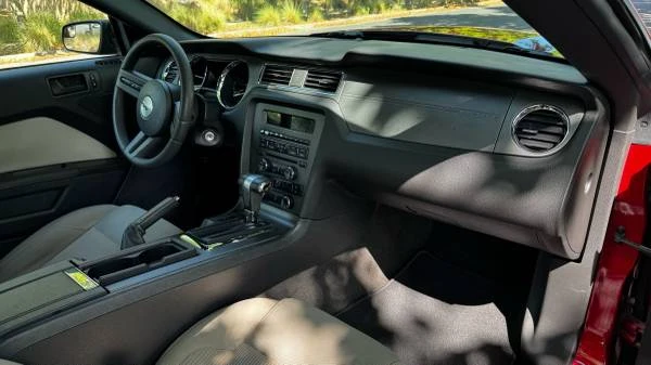 2012 Ford S197 Mustang - Image 13 of 14