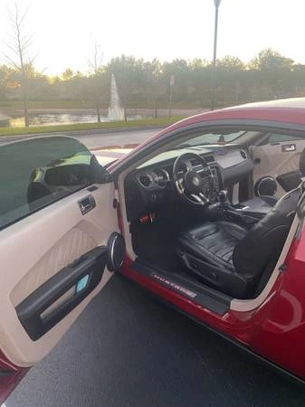 2010 Ford S197 Mustang - Image 9 of 11