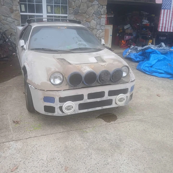 Ford RS200 - Image 2 of 10