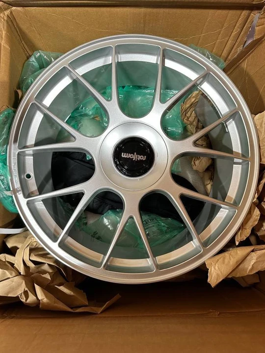 Parts & Memorabilia Other Wheels - Image 2 of 5