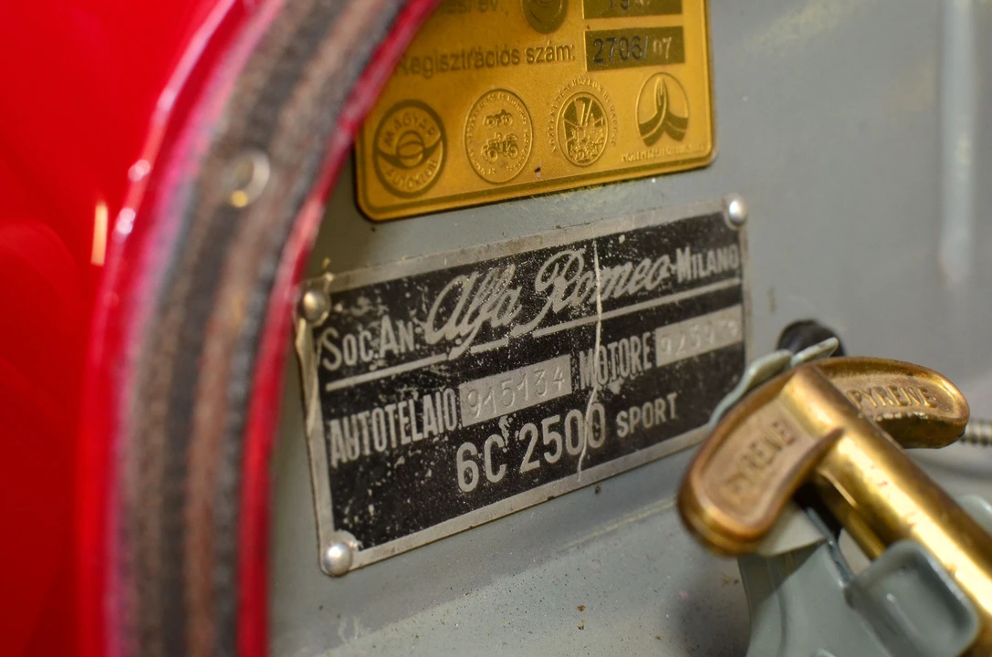 1942 Alfa Romeo 6C 2500 - Image 11 of 18