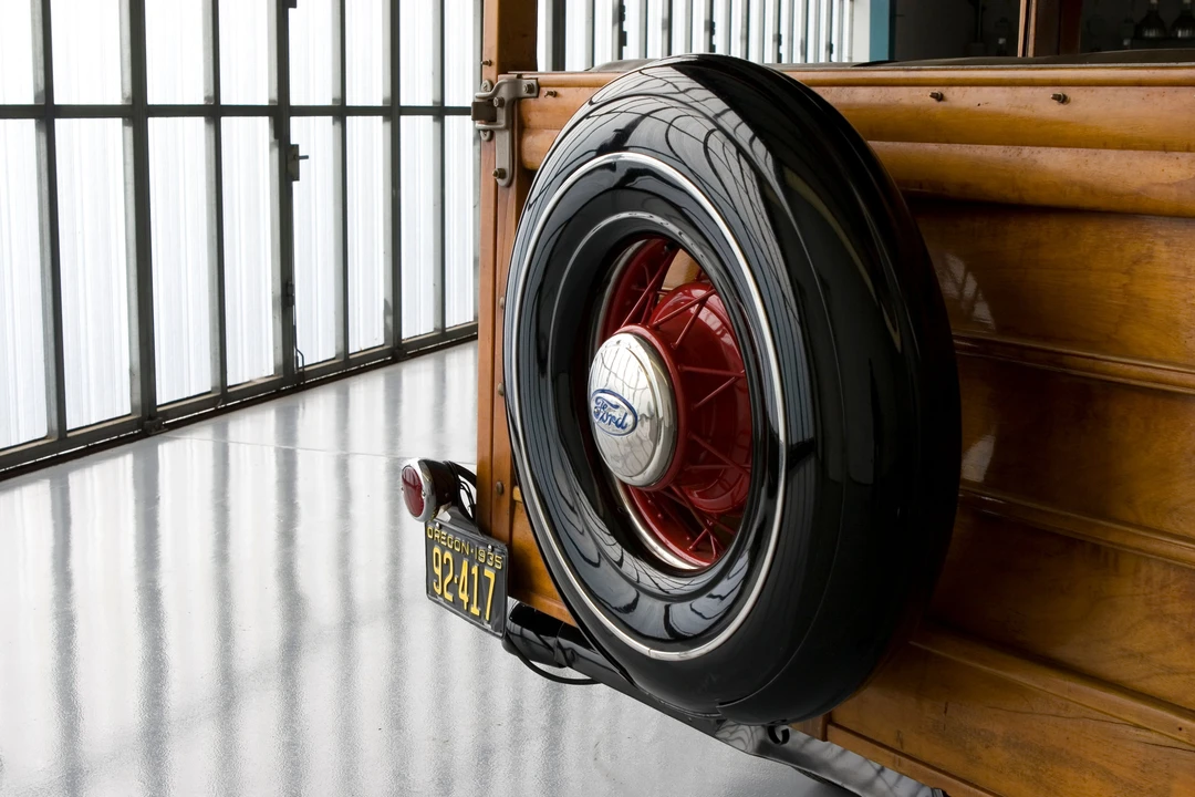 1935 Ford Model 48 & 68 - Image 5 of 5