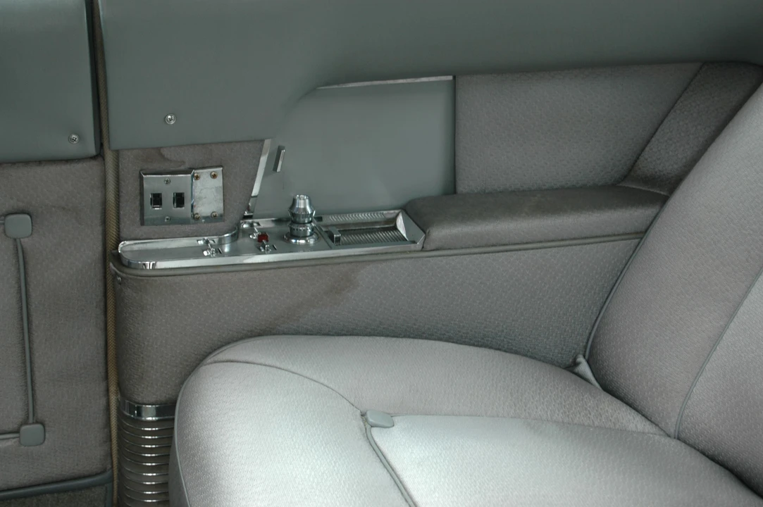 1965 Cadillac Series 70 & 75 - Image 4 of 5