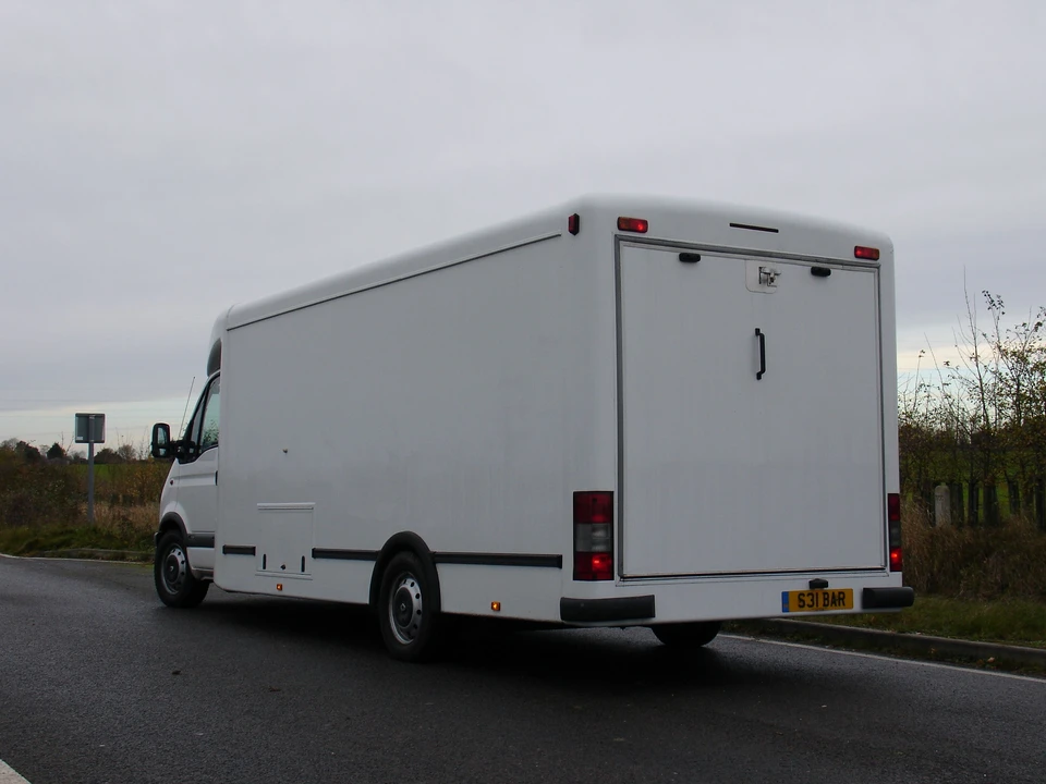 2001 Renault - Image 2 of 2
