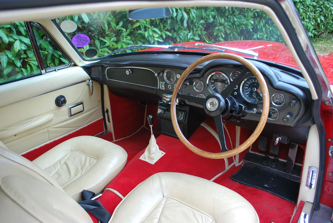 1969 Aston Martin DB6 - Image 9 of 12