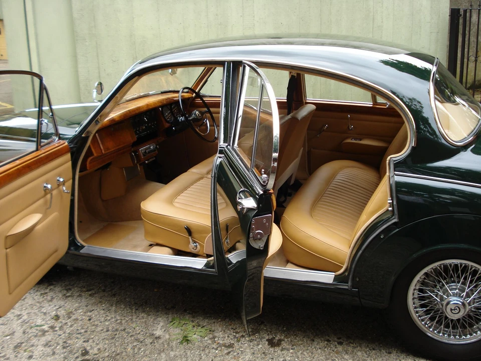 1965 Daimler - Image 5 of 6