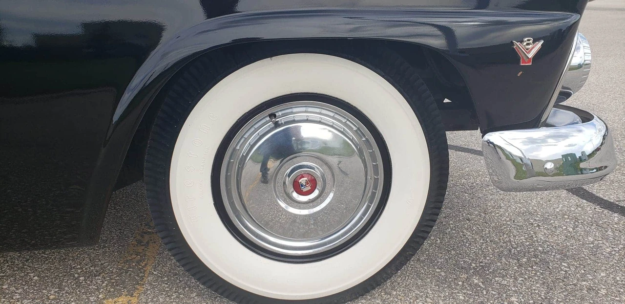 1955 Ford Fairlane 1st Gen - Image 26 of 31