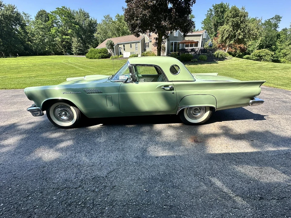 1957 Ford Thunderbird 1st Gen - Image 11 of 31