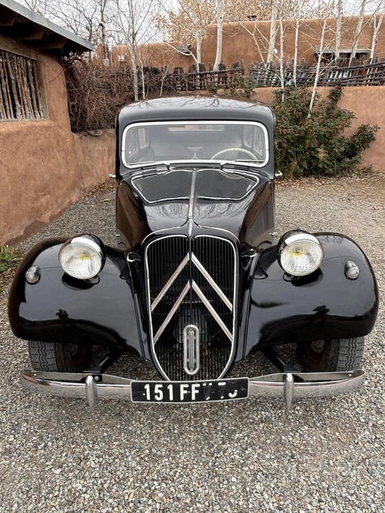 1956 Citroen Traction Avant - Image 2 of 31