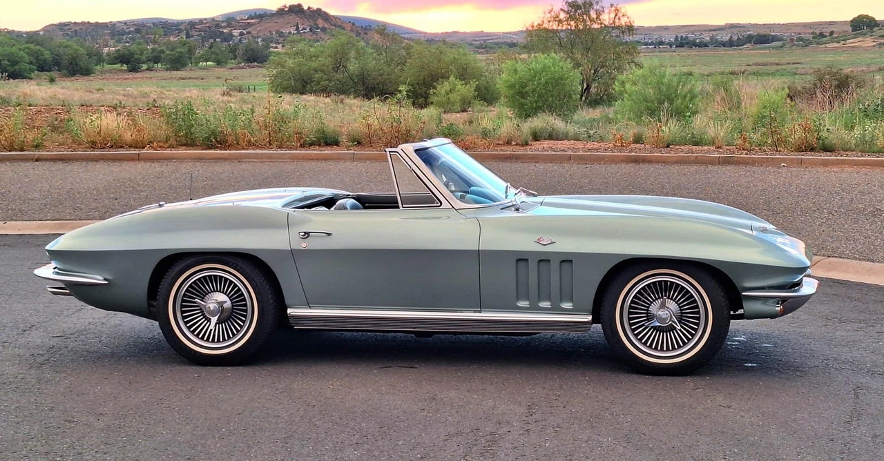 1966 Chevrolet Corvette C2 - Image 7 of 31