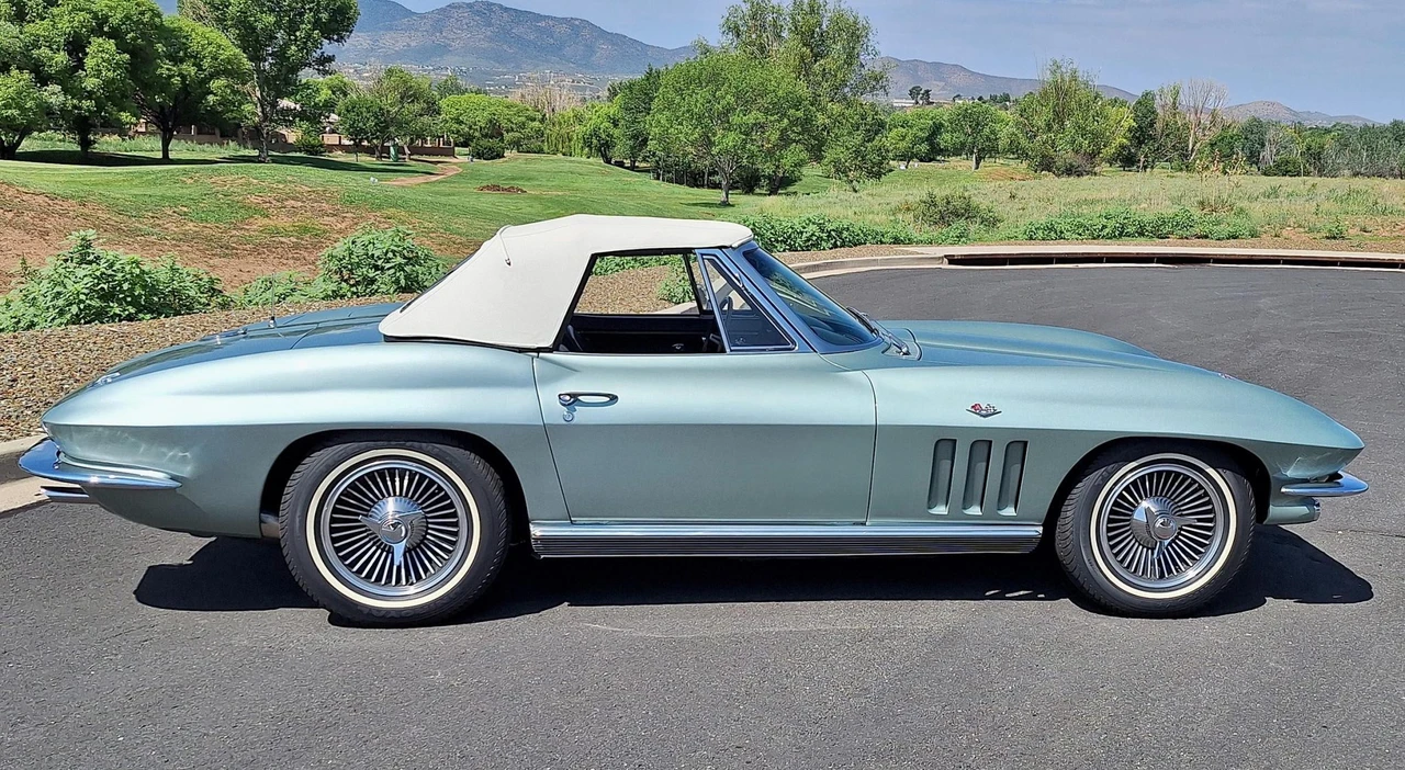 1966 Chevrolet Corvette C2 - Image 15 of 31