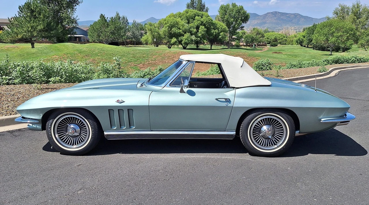 1966 Chevrolet Corvette C2 - Image 23 of 31