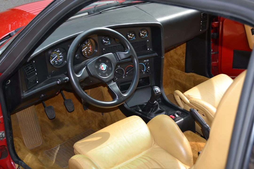 1990 Alfa Romeo SZ - Image 6 of 8