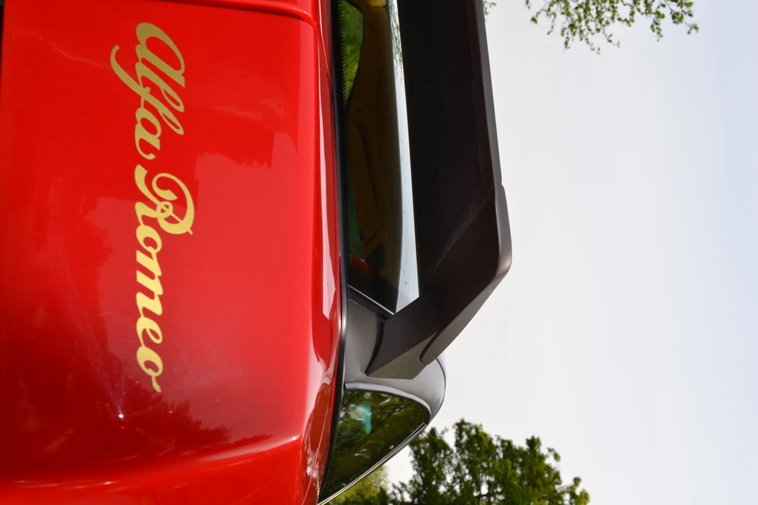 1990 Alfa Romeo SZ - Image 4 of 8
