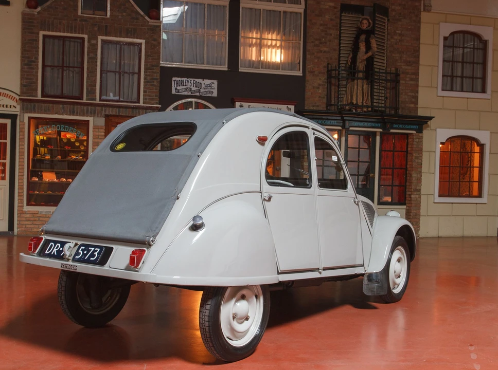 1956 Citroen 2CV - Image 5 of 5