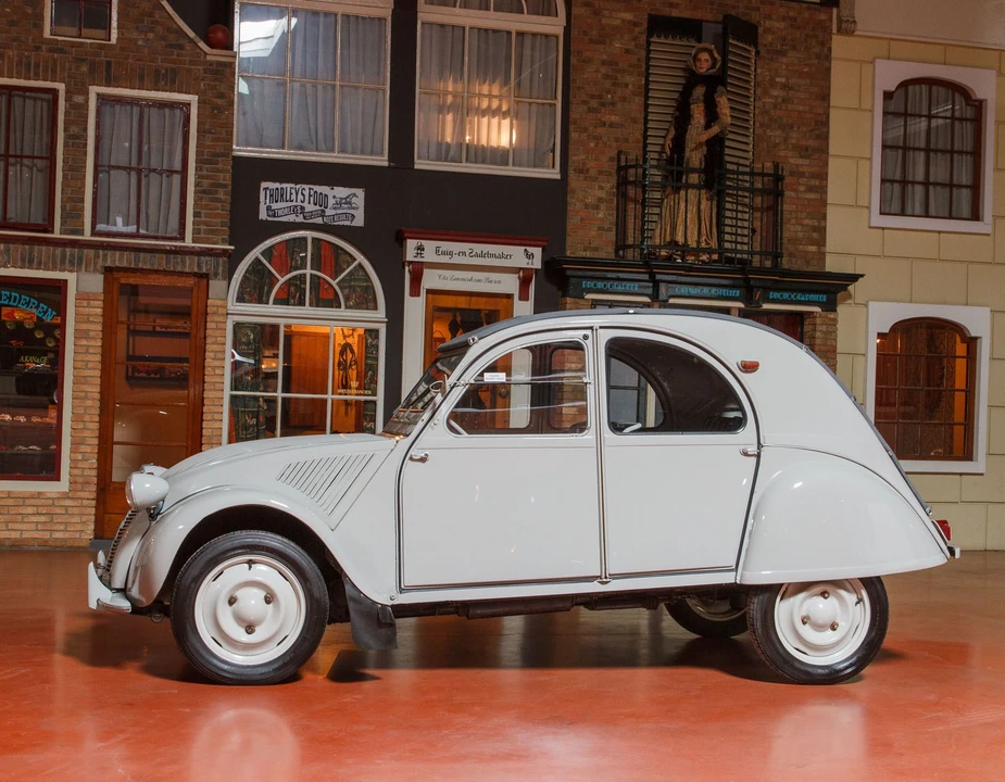 1956 Citroen 2CV - Image 2 of 5