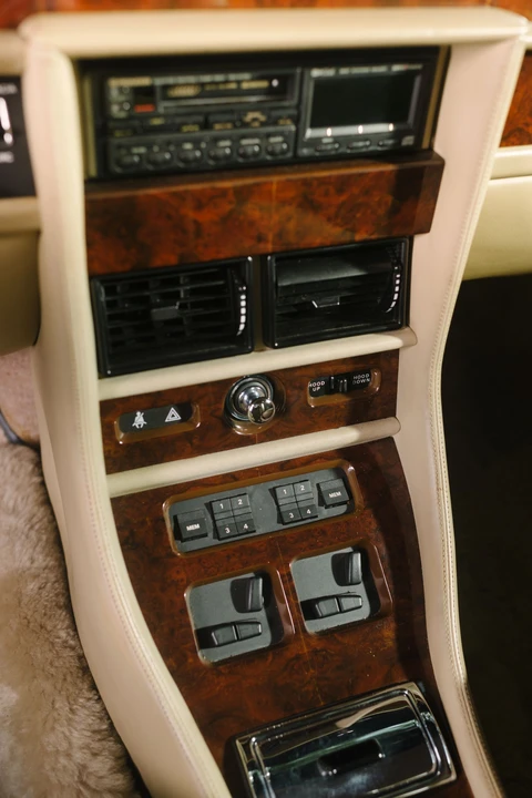 1989 Rolls-Royce Corniche Series II - Image 23 of 24