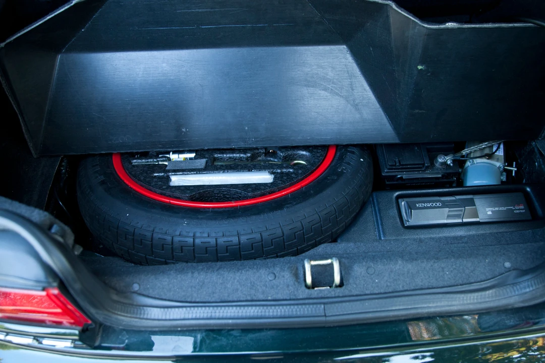 2000 Aston Martin DB7 Vantage - Image 7 of 14