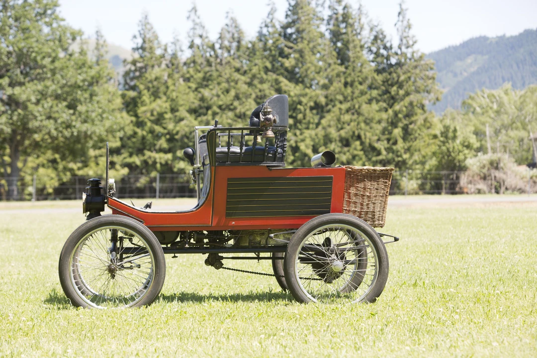 1899 Locomobile - Image 2 of 24