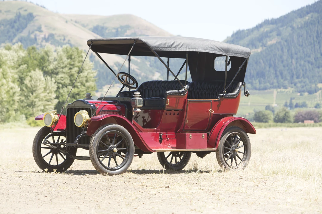 1910 White - Image 4 of 28