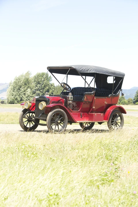 1910 White - Image 3 of 28