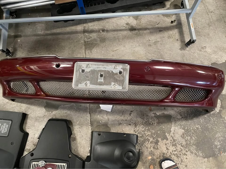 2002 Parts & Memorabilia Bodywork - Image 2 of 3