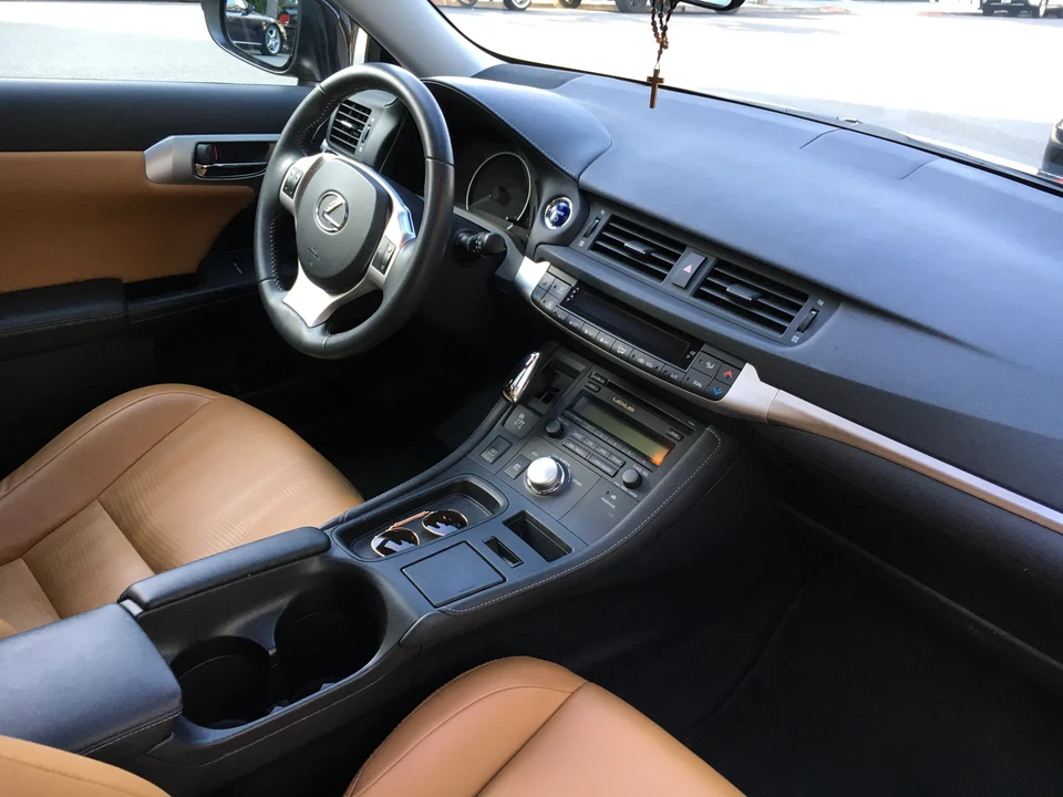 2013 Lexus CT - Image 5 of 6