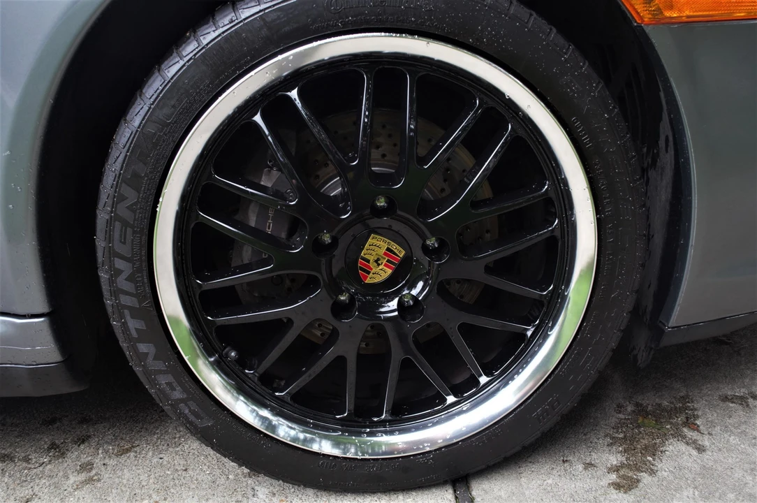 2006 Porsche 997 Carrera 4 - Image 10 of 17