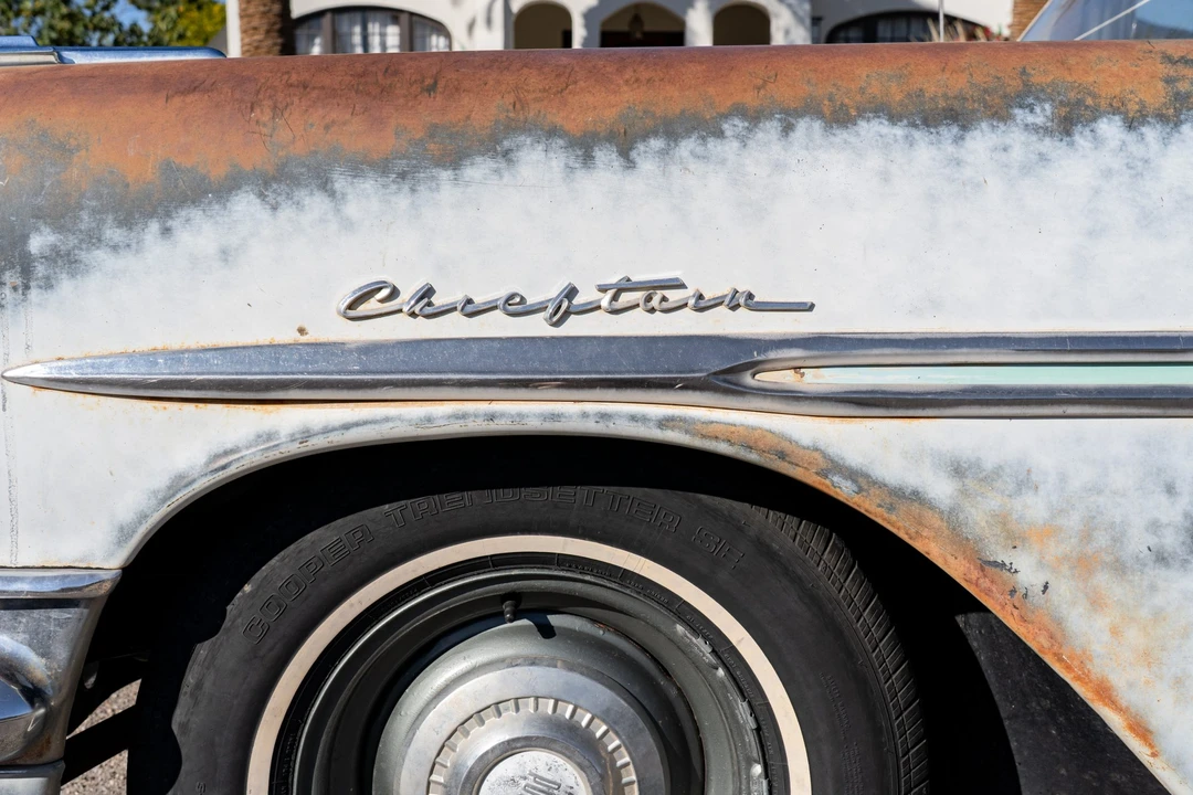 1957 Pontiac Chieftain - Image 16 of 31