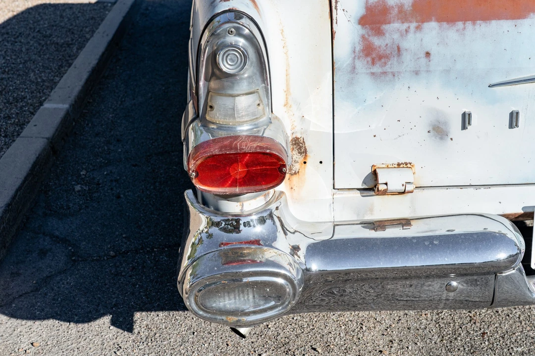 1957 Pontiac Chieftain - Image 23 of 31