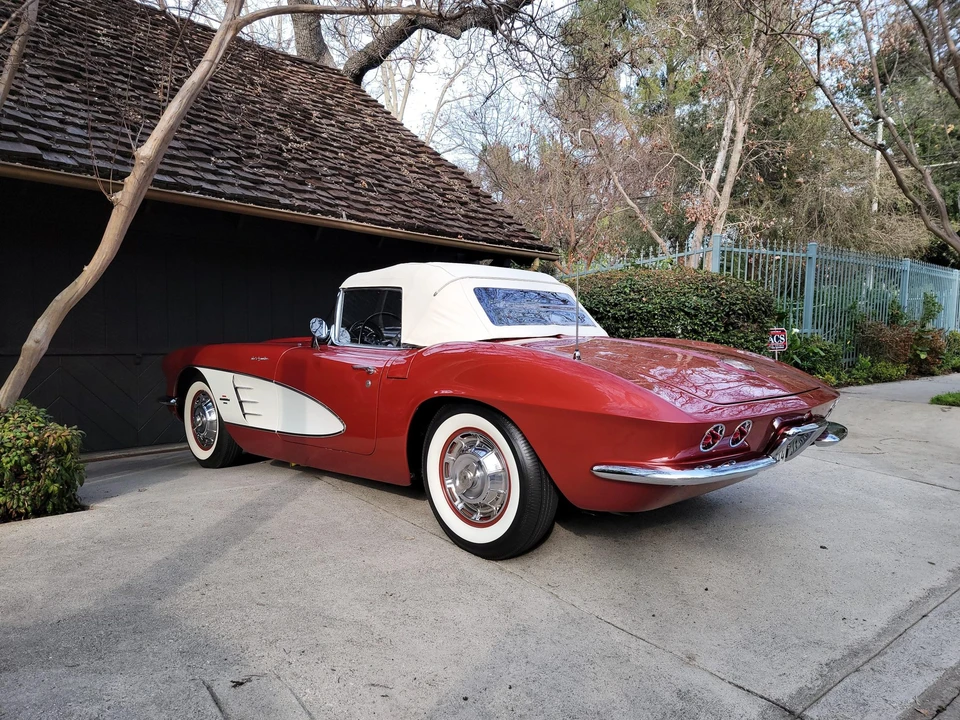 1961 Chevrolet Corvette C1 - Image 14 of 31