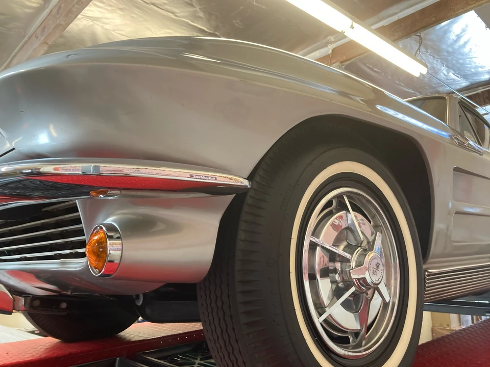 1963 Chevrolet Corvette C2 - Image 27 of 31