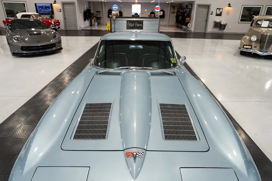 1963 Chevrolet Corvette C2 - Image 18 of 31