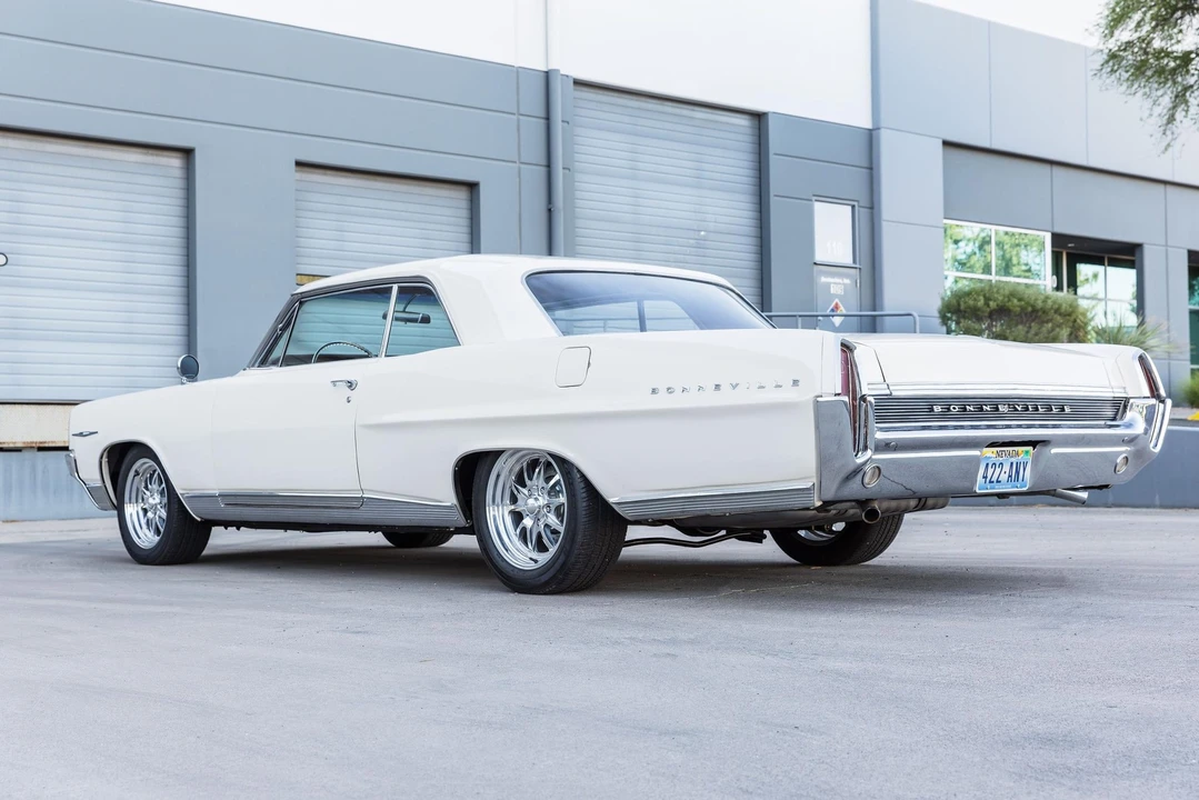 1964 Pontiac Bonneville 2nd Gen - Image 4 of 31