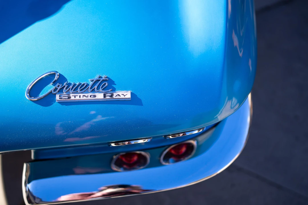 1965 Chevrolet Corvette C2 - Image 23 of 31