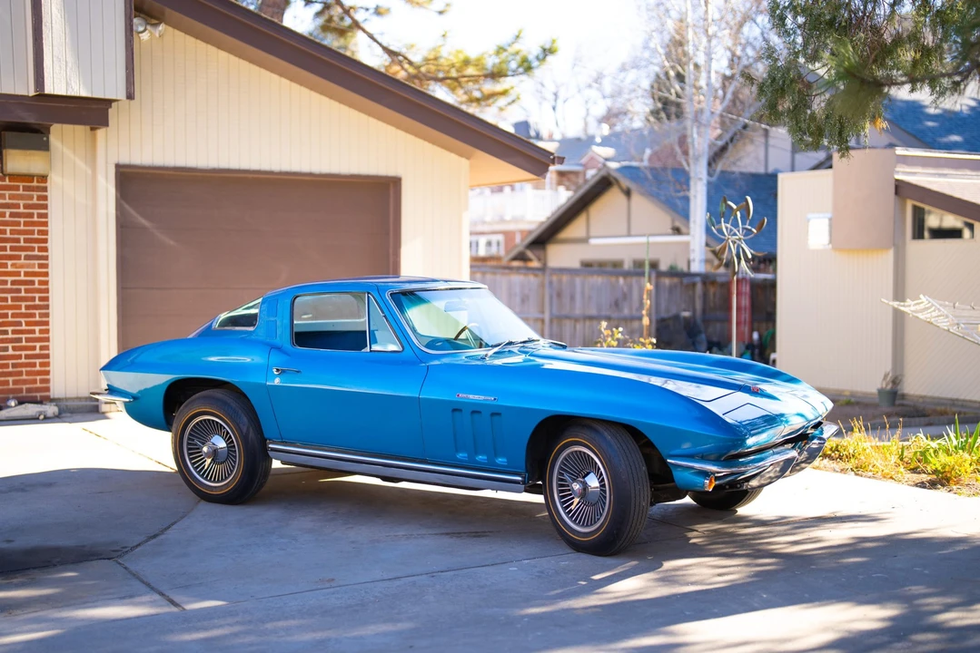 1965 Chevrolet Corvette C2 - Image 2 of 31