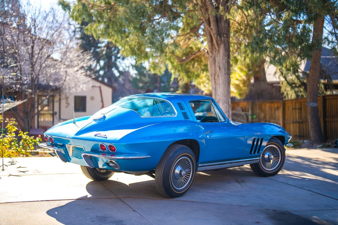 1965 Chevrolet Corvette C2 - Image 4 of 31
