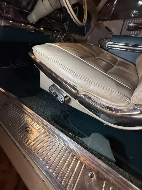 1966 Ford Thunderbird 4th Gen - Image 25 of 31
