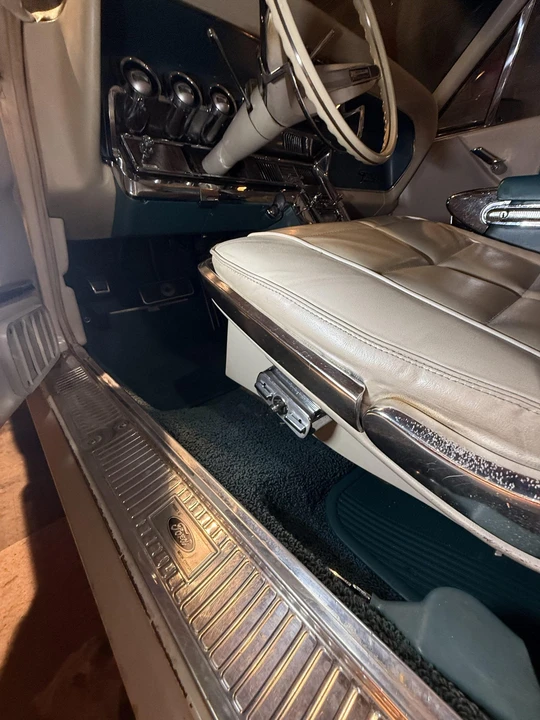 1966 Ford Thunderbird 4th Gen - Image 26 of 31