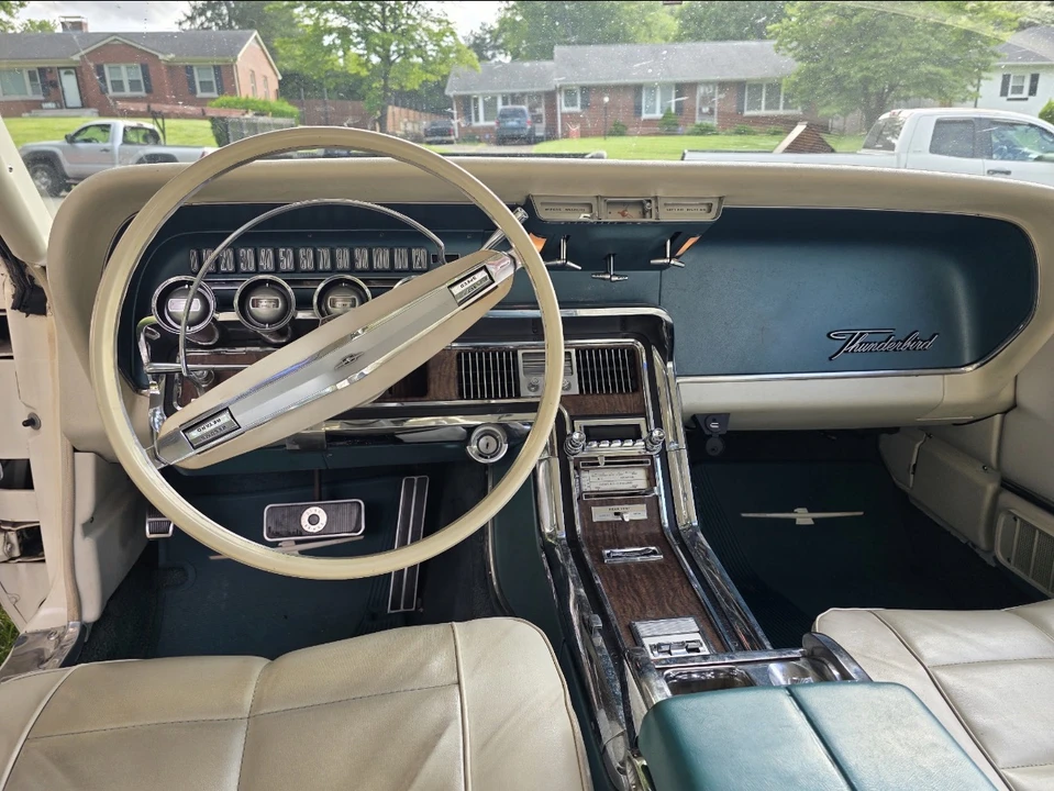 1966 Ford Thunderbird 4th Gen - Image 21 of 31