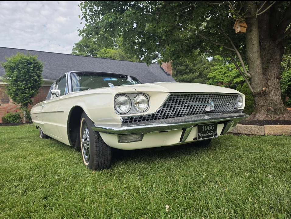 1966 Ford Thunderbird 4th Gen - Image 10 of 31