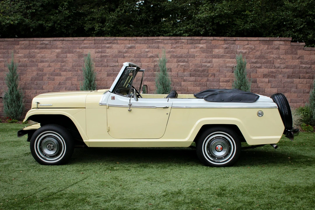 1967 Jeep Jeepster Commando - Image 10 of 31