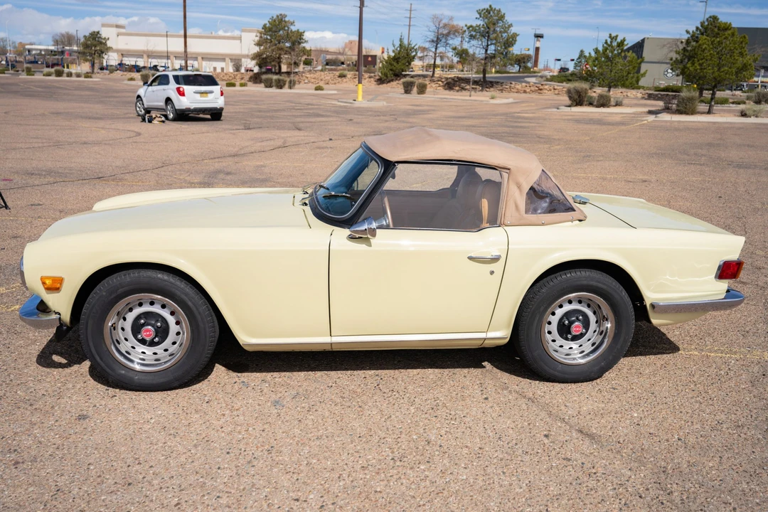 1971 Triumph TR6 CF Injected - Image 5 of 31