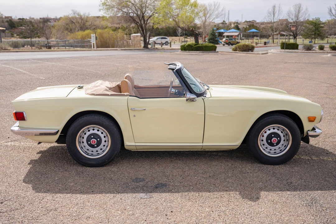 1971 Triumph TR6 CF Injected - Image 10 of 31
