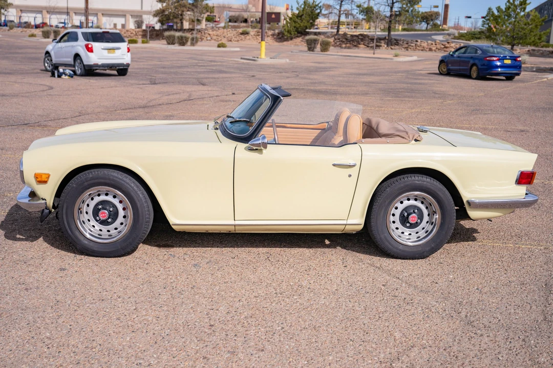 1971 Triumph TR6 CF Injected - Image 14 of 31