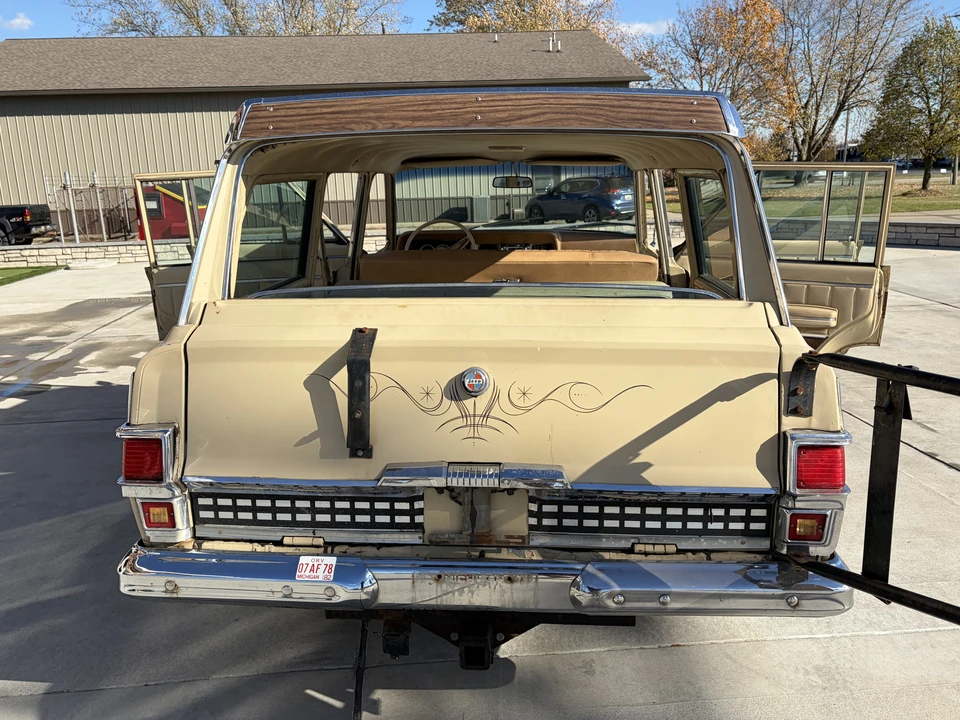 1973 Jeep SJ Wagoneer - Image 8 of 31