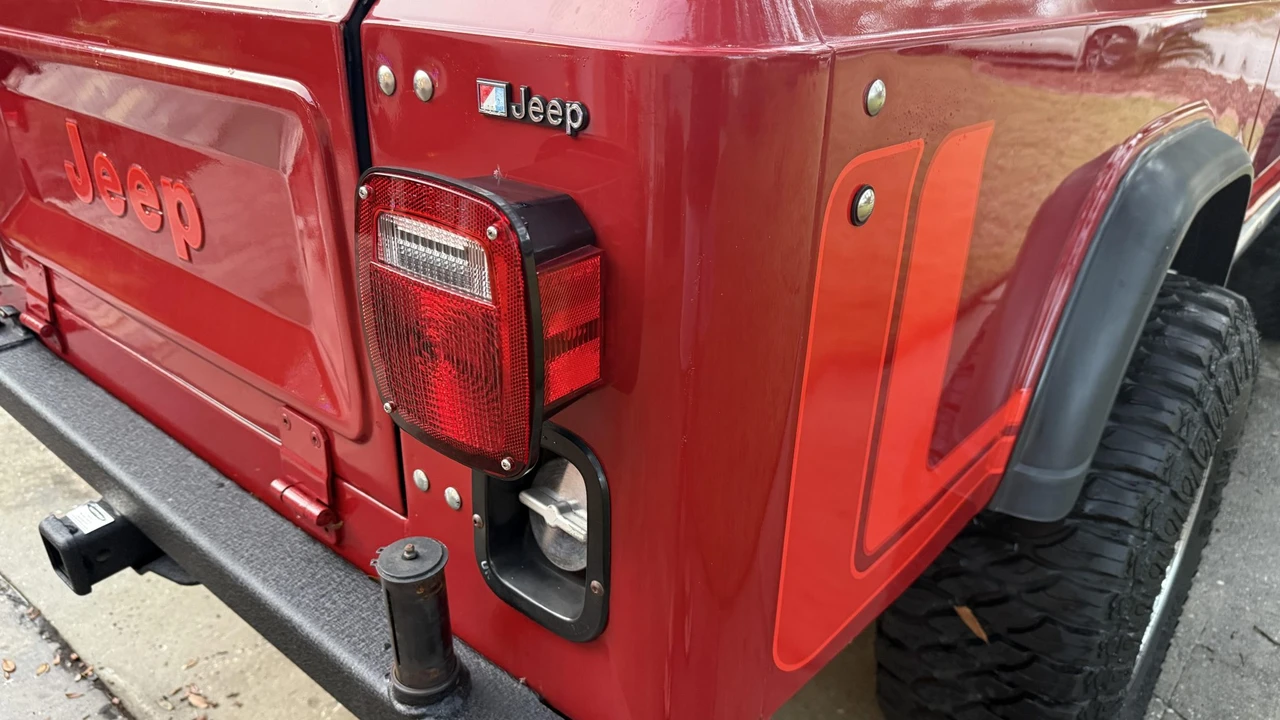 1982 Jeep CJ8 Scrambler - Image 23 of 31
