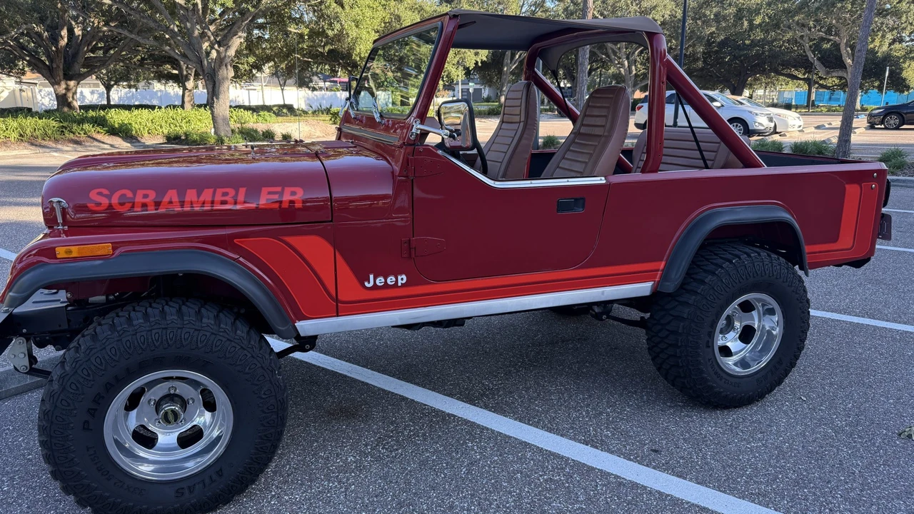 1982 Jeep CJ8 Scrambler - Image 3 of 31
